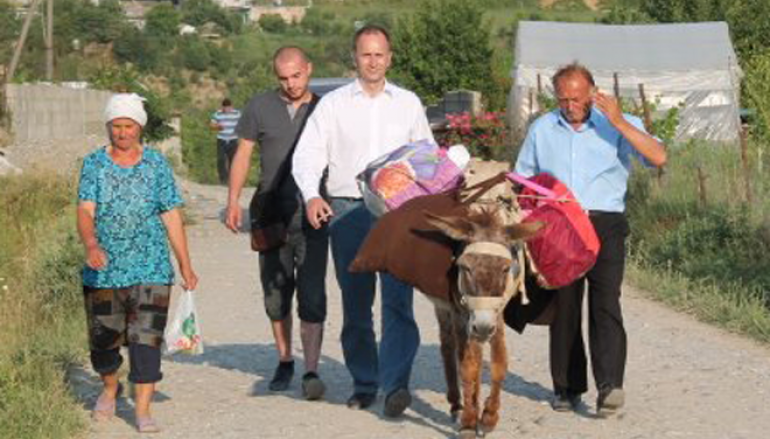 Ja lidhjet e Gjergj Bojaxhiut me lobin e naftës. Dosja e plotë