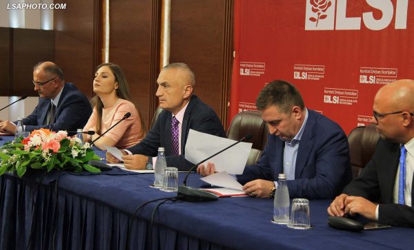 Ylli Manjani dhe Petrit Vasili vodhën 2 milionë eurot e “byzylykëve”. Cikël i mbyllur me Ermal Beqirin që shpëtoi Ilir Metën nga burgu