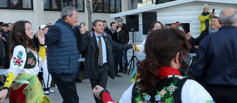 VIDEO: Pasi futi në rrjetë “peshkun e madh”, Lu ia merr valles së Tropojës