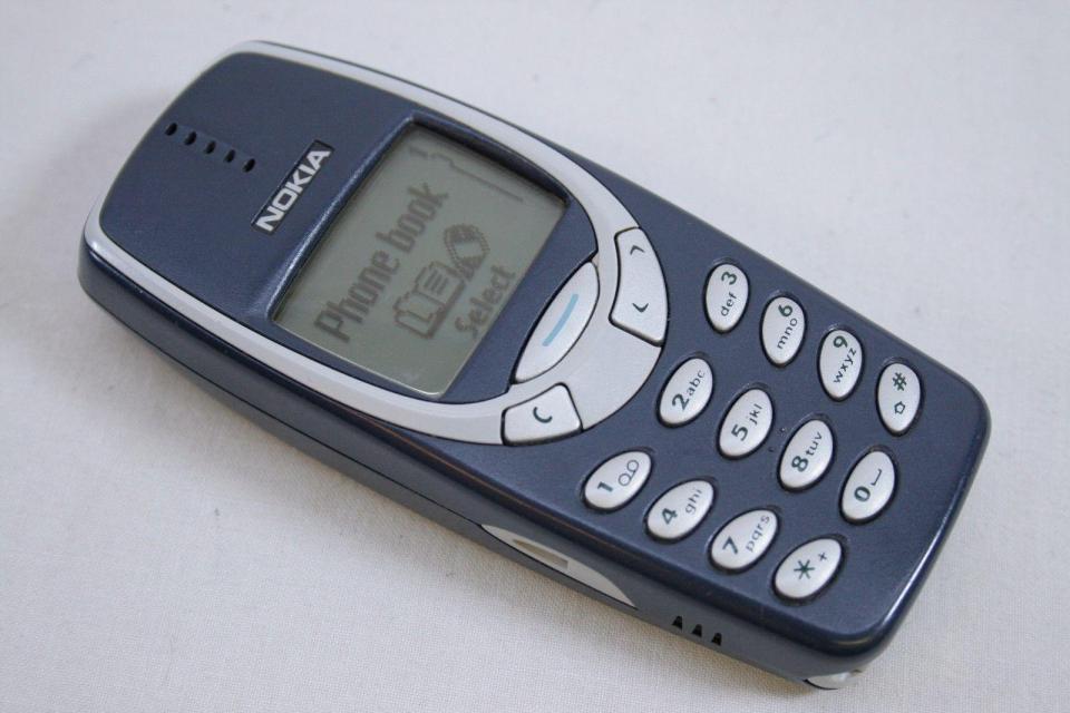 Keni ende një “Nokia 3310”? Ruajeni fort se Mund të ju bëjë milionerë (Foto)