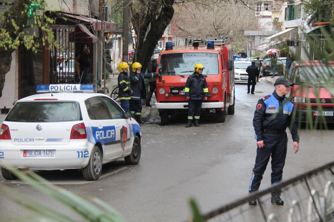 Shpërthimi në dyqanin e celularëve, arrestohet në spital pronari. Pse akuzohet?! (Foto+Video)