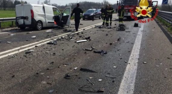 Vdes tragjikisht shqiptari në Itali, përplasja e frikshme me një kamion (Video)