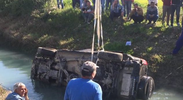 “Oh nënë moj nëne! Ishin yje!” Dëshmia rrëqethëse për aksidentin me 3 viktima që po ktheheshin nga dasma (Video)