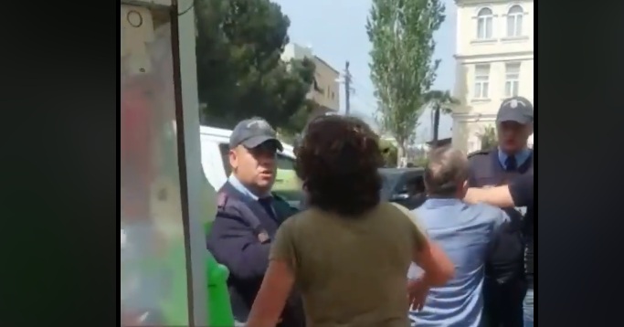 Tregëtarja e misrave “luftë” me policinë A i’a sekuestruan misrat që po piqte?! (Video)