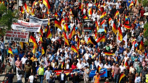 Protesta e antiprotesta, në Gjermani ndodh çudia: Berlinezët u kundërvihen ekstremistëve