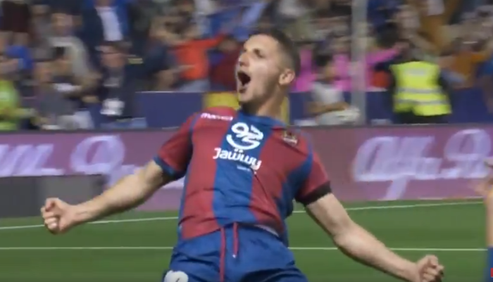 VIDEO/ Supergol i Enis Bardhit, futbollisti me origjinë shqiptare lë pa fjalë Barcelonën