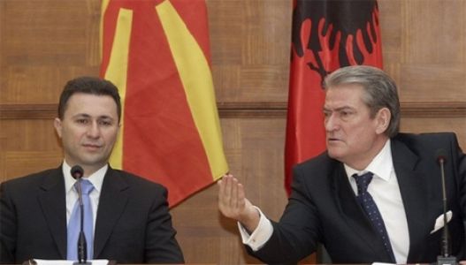 Pasi Gruevski hyri në burg, Berishës po i vënë ‘lakun në fyt’, shume shpejt do të hetohet për… (Foto)