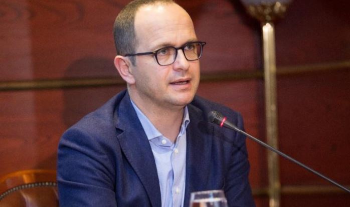 PD-istët dhe njerëzit e Monikës dolën nga “binarët” sot, por ja çfarë bën Ditmir Bushati…  ! (Foto)