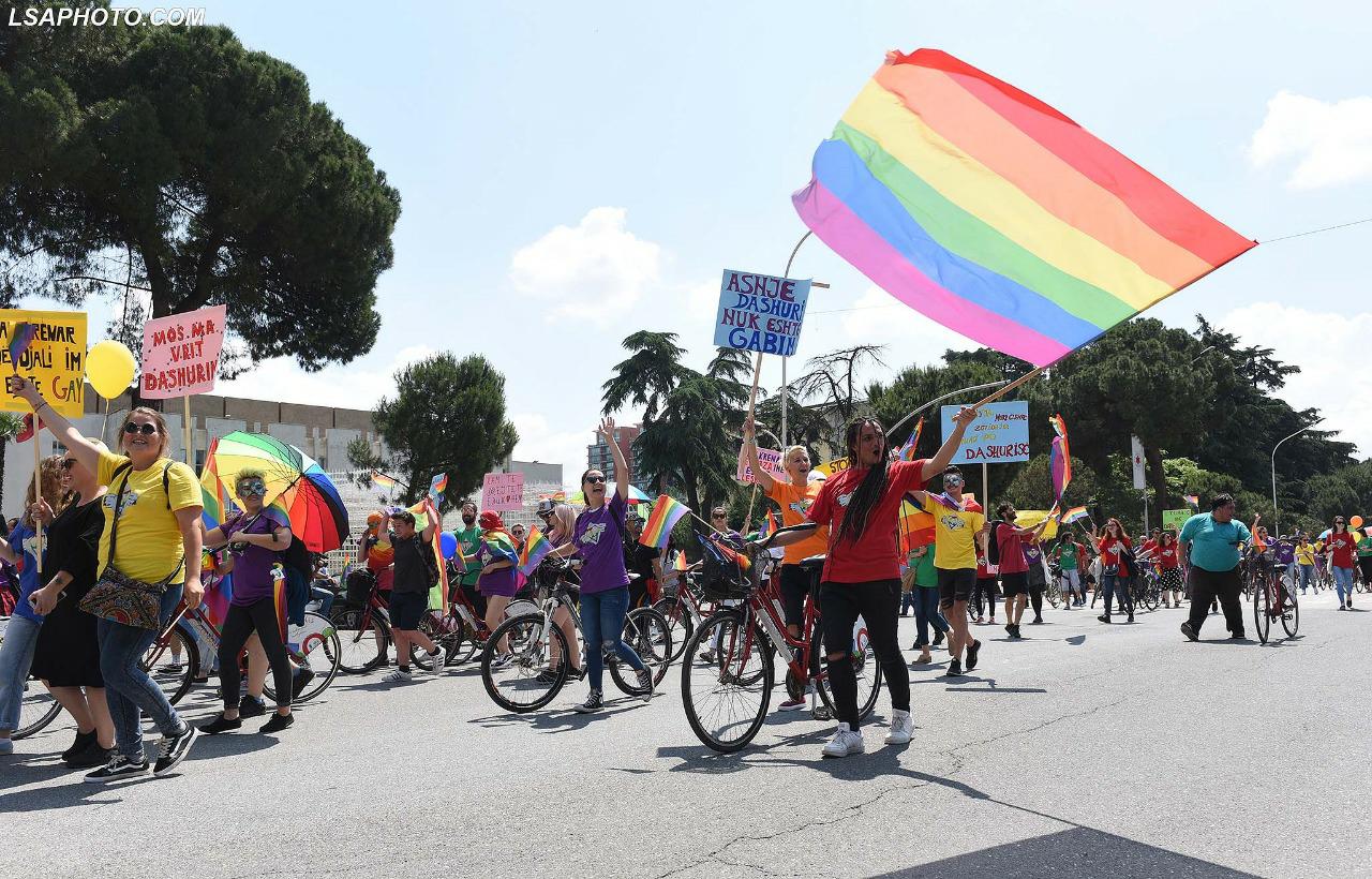 Na tmerroi një manifestim i LGBTI dhe jo bëmat e pederastëve të vertetë