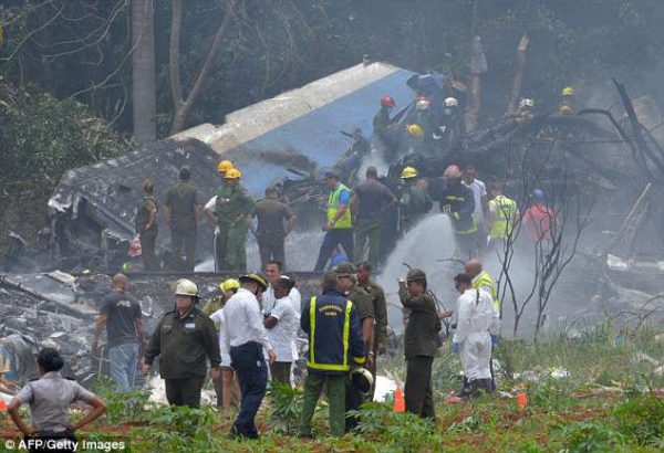 Foto+Video/ Dalin pamjet e rrëzimit të avionit me 104 pasagjerë në bord