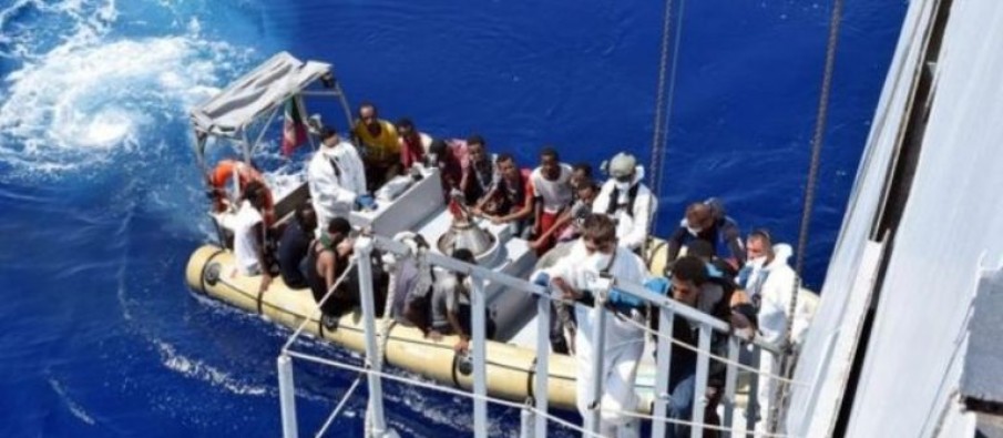 Italia dhe Malta  u mbyllin derën mbi 600 emigrantë në det të hapur