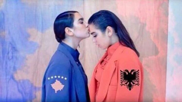 Dua Lipa festoi për humbjen e serbëve! E pabesueshme, ata marrin vendimin drastik kundër saj (Foto)