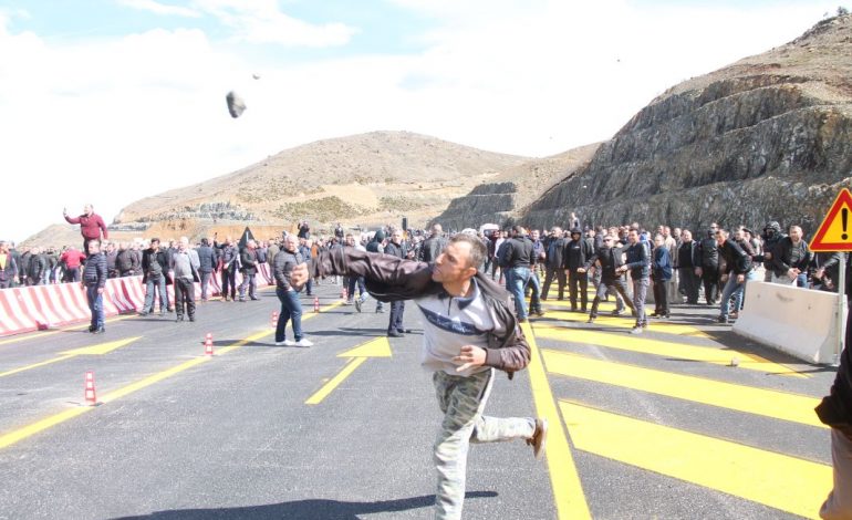 Protesta në Rrugën e Kombit, lirohen 3 kuksianët e fundit