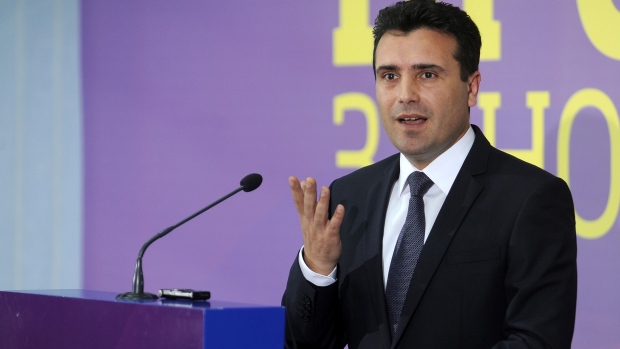 Ftesa për në NATO, Zaev fillon festimet në 15 qytete