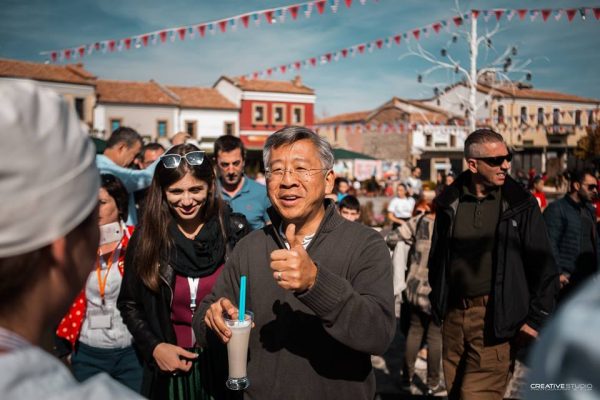 Donald Lu paralajmëron Metën për mikun e tij Balili dhe “peshqit e mëdhenj” se i pret burgu. SHBA jep shansin e fundit për Ramën, Xhafajn e Arta Markun