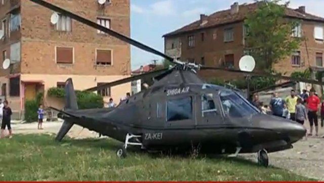 Panik në Korçë, rrëzohet helikopteri që po merrte nusen (Video)