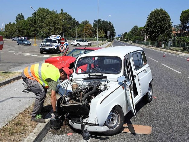 Aksident në Itali: Përplasen tre makina, plagoset 29-vjeçari shqiptar (Foto)