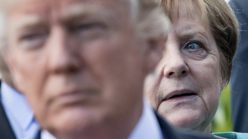 Trump e Merkel flasin në telefon për ndryshimin e kufijve Kosovë-Serbi!