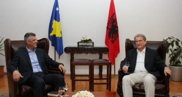 Thaçi-Berisha, një filmim dhe një dëshmi: Çfarë tha mbrëmë ish-Kryeministri dhe një rrëfim nga bashkëarkitekti Bullatoviç