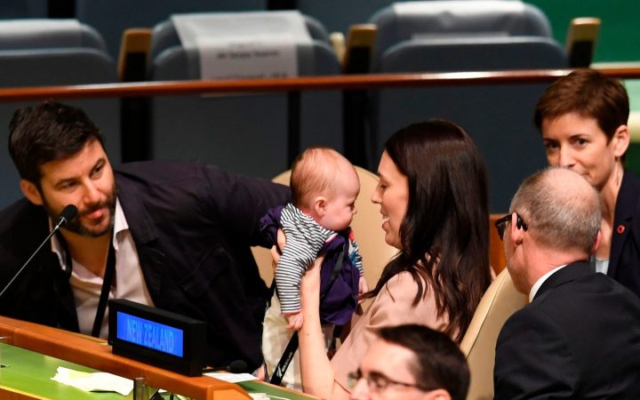 FOTO/ Një bebe në OKB, kryeministrja shkon në samit me vajzën