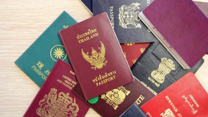 A e dini pse pasaportat janë vetëm në 4 ngjyra?