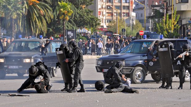 Policia në 200 ditë: Nga arrestimi i “Toto Rinës” së Shkodrës te ai i Dritan Rexhepit, shqiptarit më të kërkuar në botë! Si ranë në prangat e policisë bosët e krimit?