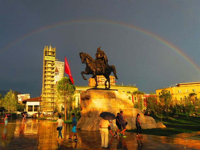 Tirana shtohet me 30 mijë banorë që vijnë nga rrethet çdo vit