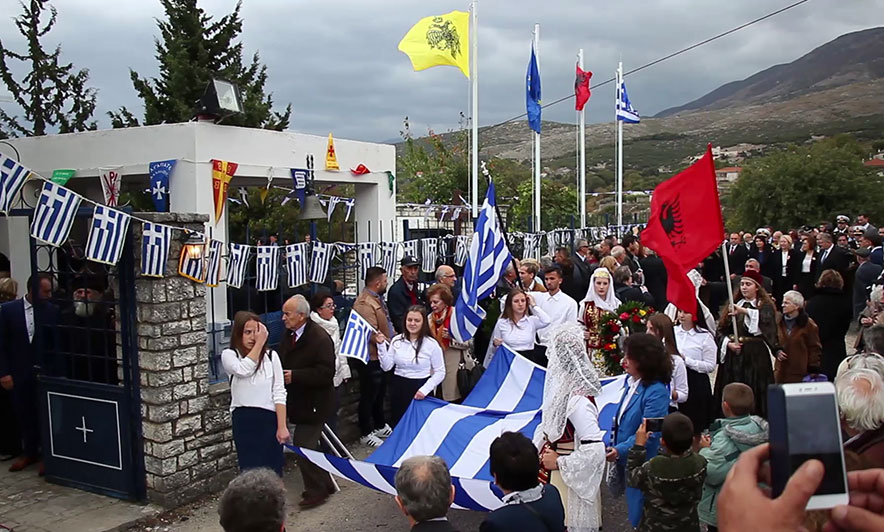 Reagon ministrja greke: Ndaloni shpifjet! Nuk u ul asnjë flamur në atmosferën tepër emocionuese të paradites!