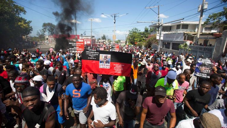 Protesta në Haiti: Momenti kur forcat speciale hapin zjarr ndaj qytetarëve (Video)