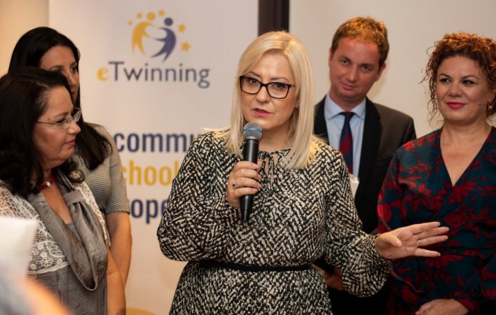 19 shkolla shqiptare certifikohen nga KE si shkolla “eTwinning”