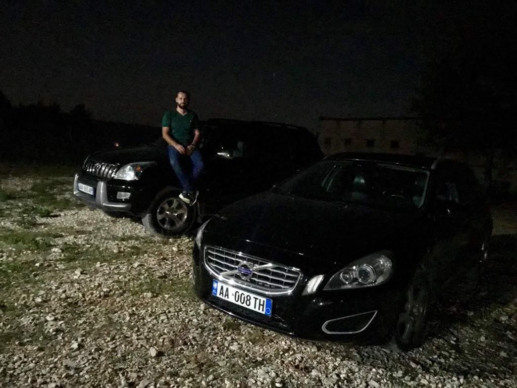 Natën trafik, ditën aktivitete me Bashën, ky është aktivisti që u përplas me policinë për kanabisin