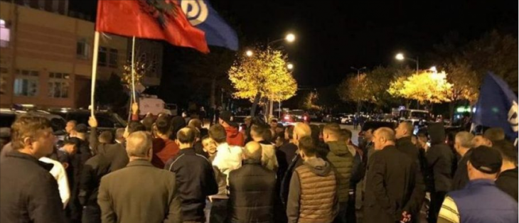 PD organizon protesta me kontigjent kriminal për të luftuar “krimin”