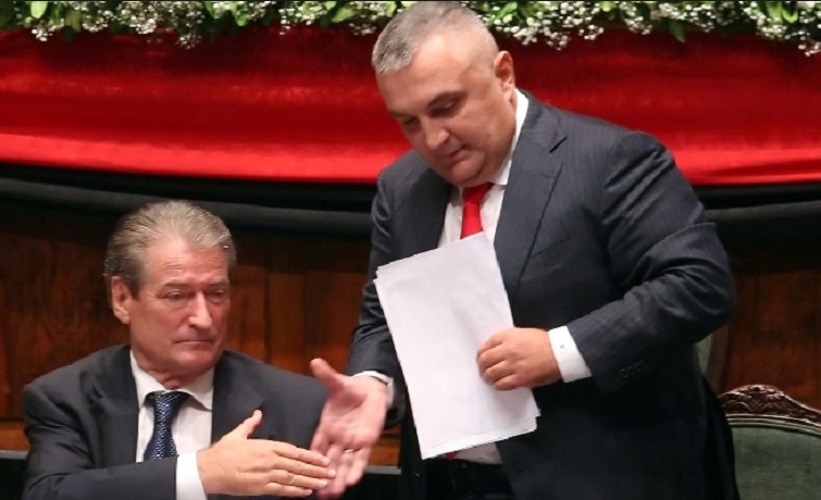 Berisha dekonspiron lëvizjen e Metës: Shikoni çfarë do ndodhë me ministrat e padekretuar