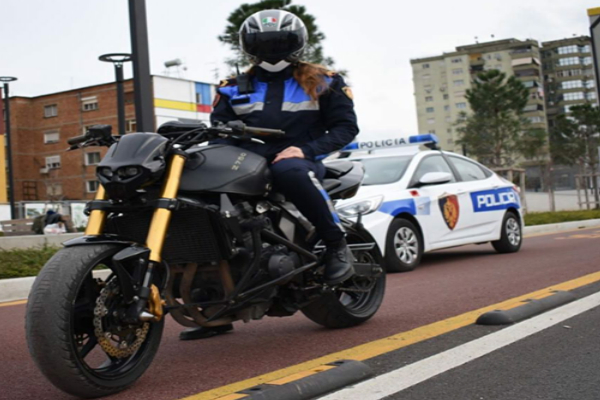 FOTOT/ Jeta e Ina Nukës, polices bukuroshe që humbi gishtat në krye të detyrës