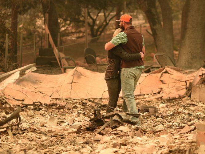 Katastrofë në Kaliforni! Shkon në 44 bilanci i viktimave nga zjarret