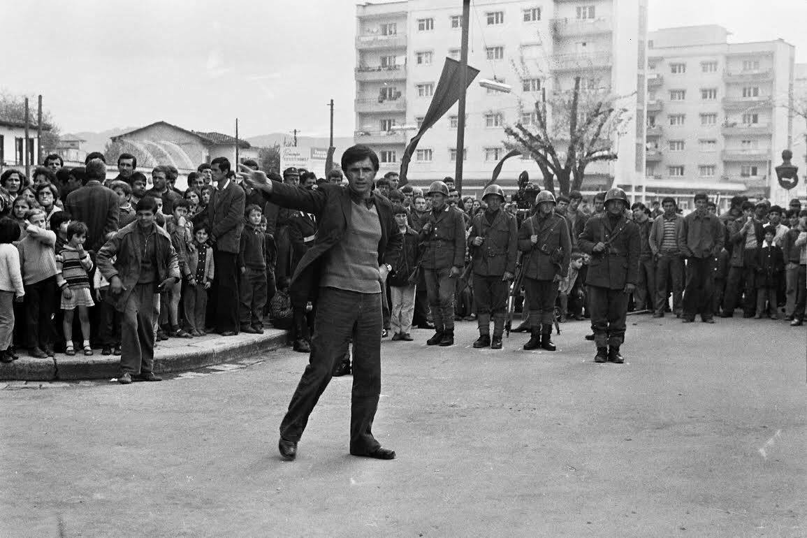 “Plumba Perandorit”, prapaskenat e filmit që çuditi Tiranën e viteve ’80