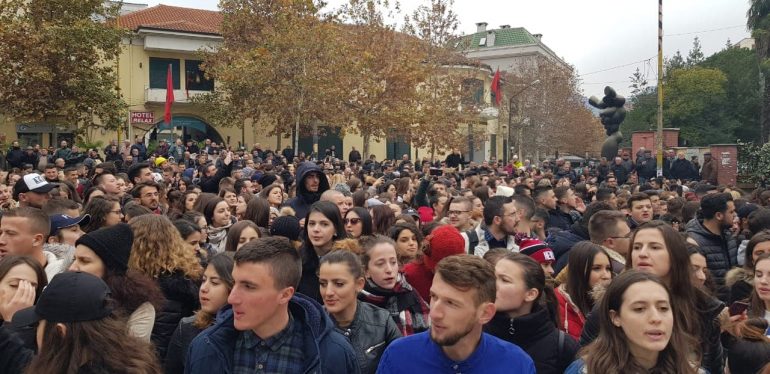 Presidenti, opozita, studentët dhe Rama. Ku po vemë?