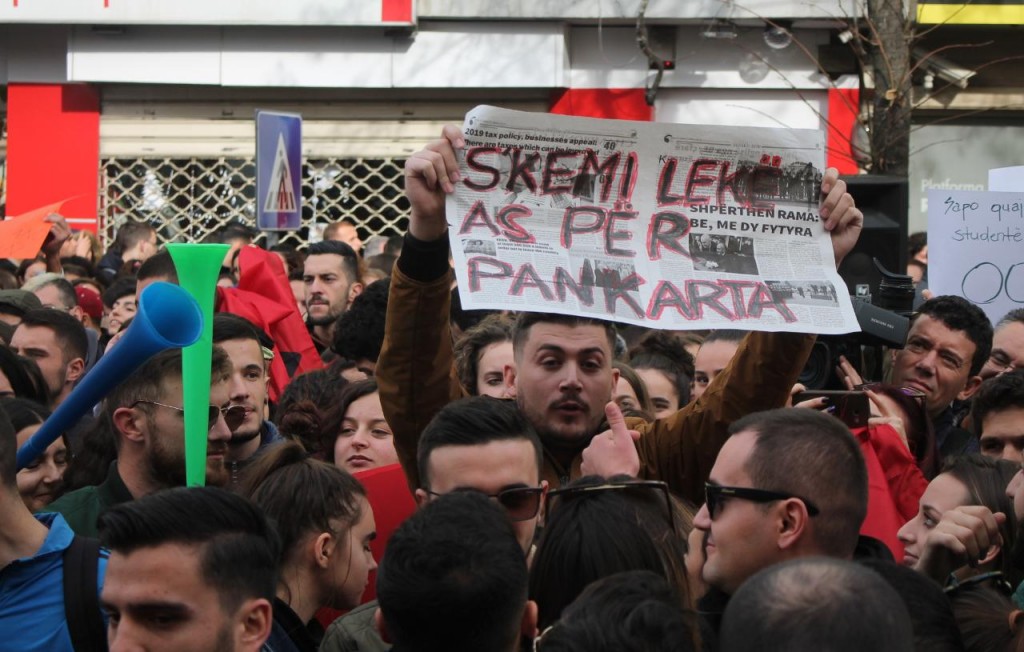 Ftesa e qeverisë për dialog është fitore për protestën studentore