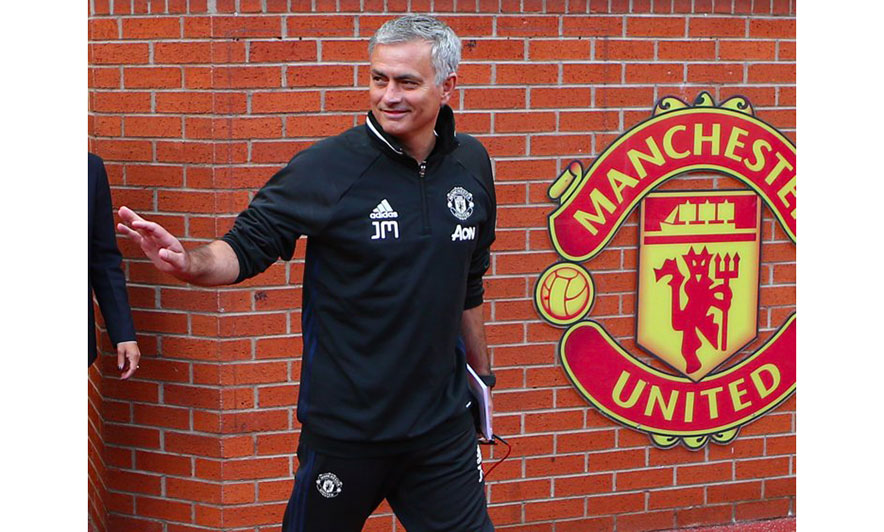 Man. Utd. Liron Mourinhon, e dëmshpërblen me 15 mln paund