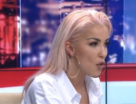 Roza Lati: Isha shumë e lumtur kur mami u nda me babin