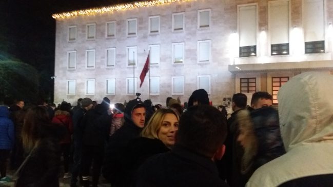 “S’i përgjigjemi me plumb”, Rama flet për protestën e studentëve, ‘thumbon’ edhe Monika Kryemadhin