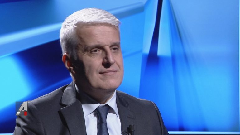 Majko: Rama gaboi me “VOA”, 90% e gazetarëve që tall në Tiranë i ka pasur shokë!