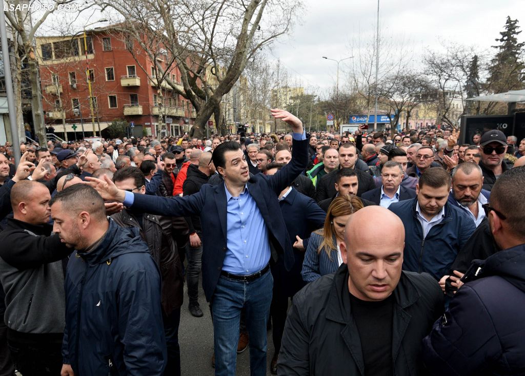 Ekstremi Basha…takim me Ramën, ose dhunën?!