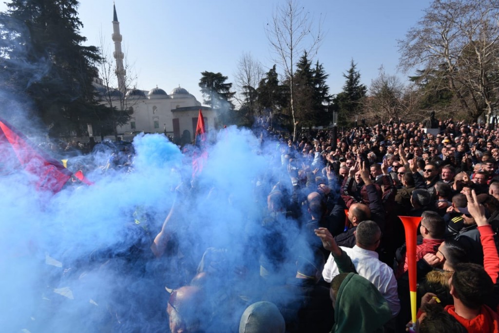 Gazi në protesta i blerë nga “Berisha”, publikohet dokumenti