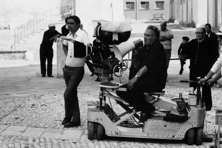 Frederico Fellini, gjeniu, magjistari që krijoi mijëra botë, mes qiellit, ferrit, dhe cirkut