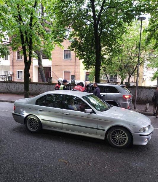 Kush ka të drejtë?! Ja si e interpreton Nikoll Lesi “d.hunimin” që i bëri policia!