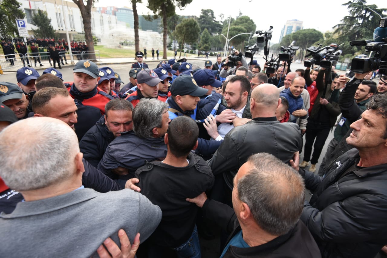 Protesta të dhu.nshme?! PD tregon se çfarë do të ndodhë nëse u realizohet ëndrra…ikën Rama