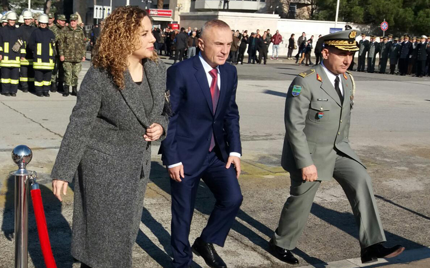 Xhaçka: Nuk jemi në luftë të njoftojmë Presidentin! Ja pse ushtria duhet në aeroport