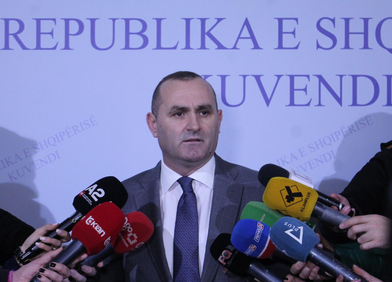 Manja sfidon Bashën: Ndeshu me popullin te kutia e votimit