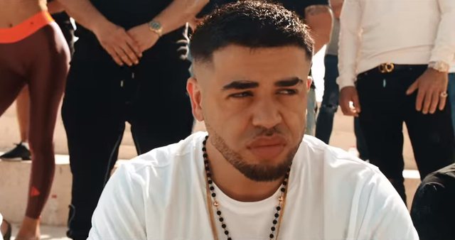 “Më lëshoni”, Noizy merr ‘peng’ aktorin e njohur shqiptar (VIDEO)